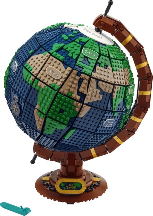 LEGO The Globe (#21332) box